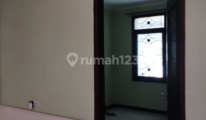 Dijual Rumah 3 Lantai Siap Huni Minimalis Lokasi di Kota Baru Parahyangan Bandung