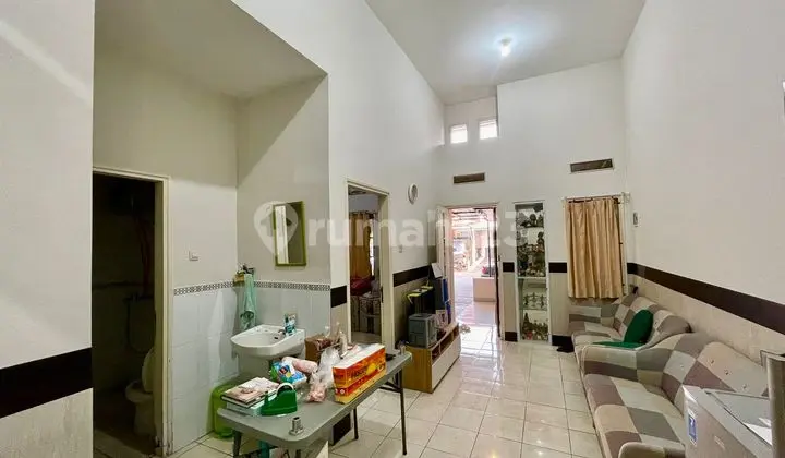 Dijual Rumah Nyaman Asri Terawat Siap Huni Minimalis Lokasi di Kota Baru Parahyangan Cluster Jingganagara Bandung