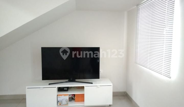 Disewakan Rumah 2 Lantai Nyaman Asri Furnished Lokasi di Summarecon Cluster Amanda Bandung