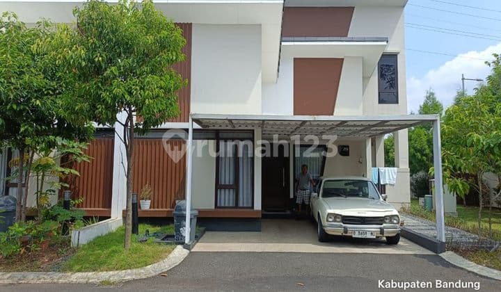 Dijual Rumah 2 Lantai Furnished Nyaman Asri Siap Huni Minimalis Lokasi di Podomoro Park Bandung