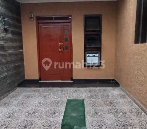 Disewa Rumah 2 Lantai Siap Huni Lokasi Strategis di Gunung Batu Bandung