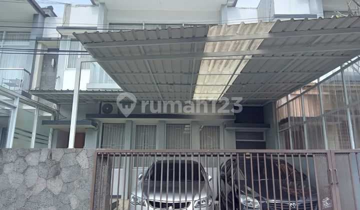 Disewakan Rumah 2 Lantai Siap Huni Full Furnish Minimalis Lokasi di Jalan Budi Sari Bandung