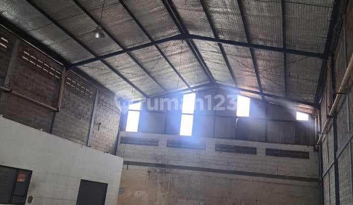 Disewakan Gudang Luas Siap Pakai Cocok untuk Usaha Lokasi di Sadang Bandung