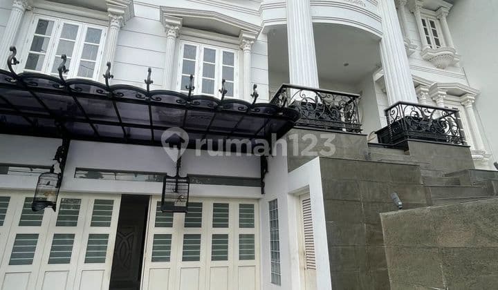 Dijual Rumah Varu Classic Modern Siap Huni Lokasi di Batununggal Indah Bandung