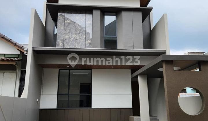 Dijual Rumah 2 Lantai Bagus Nyaman Asri Siap Huni Minimalis Lokasi Strategis di Setra Duta Bandung