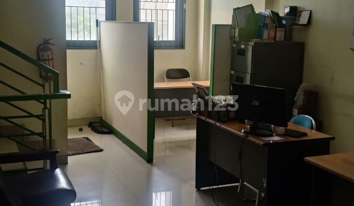 Dijual Ruko 3 Lantai Siap Pakai Cocok untuk Usaha Lokasi di Batununggal Bandung