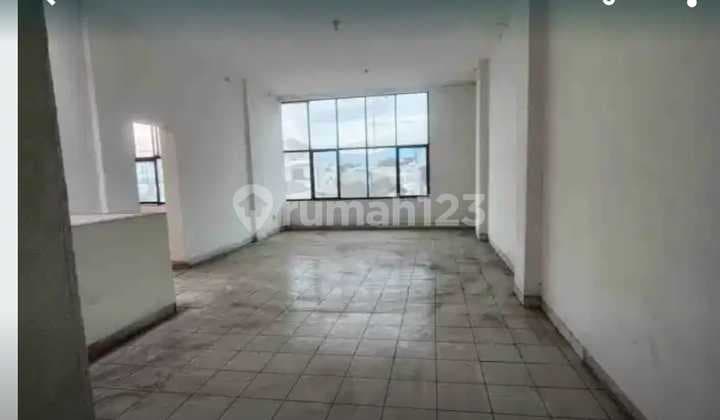 Disewakan Ruko 4 Lantai Siap Pakai Cocok untuk Usaha Lokasi di Sudirman Bandung