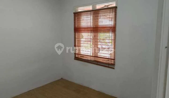 Disewakan Rumah Nyaman dan Asri Siap Huni Minimalis Lokasi di Kota Baru Parahyangan