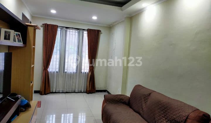 Dijual Rumah Full Furnished Posisi Hoek Siap Huni Lokasi di Cijerah Komplek Pharmindo Bandung