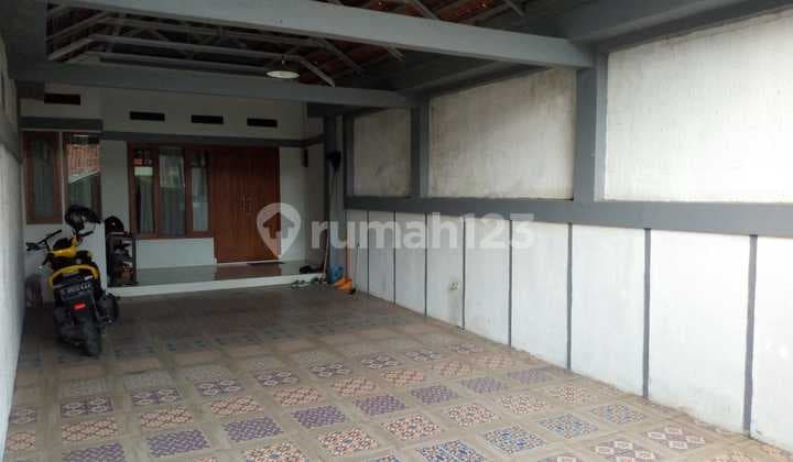 Dijual Rumah 2 Lantai Siap Huni Terawat Luas Strategis Lokasi di Pasir Impun Bandung