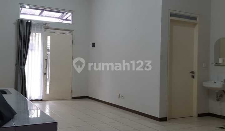 Disewakan Rumah Nyaman Asri Siap Huni Minimalis Lokasi di Kota Baru Parahyangan Tatar Banyak Sumba Bandung