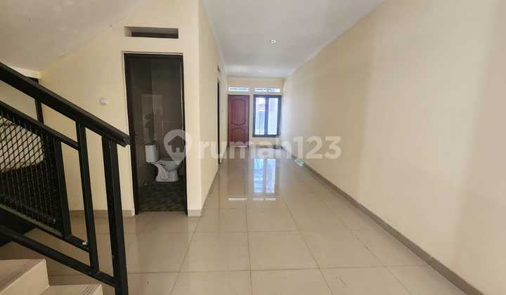 Dijual Rumah Baru 3 Lantai Siap Huni Lokasi di Sayap Turangga Bandung