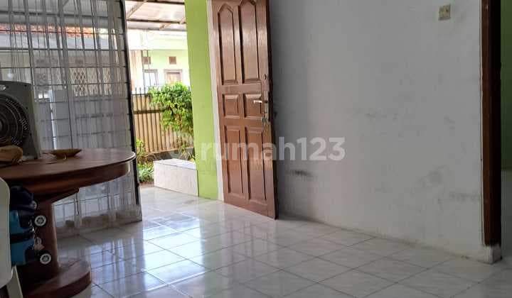 For Rent Comfortable Safe Ready to Occupy House in Strategic Location at Taman Kopo Indah 1 Bandung