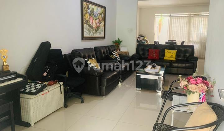 Dijual Rumah Semi Furnished Siap Huni Lokasi Strategis di Setra Dago Antapani Bandung