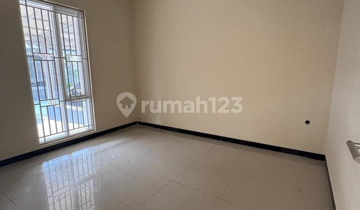 Dijual Rumah Siap Pakai Nyaman Lokasi Strategis di Taman Kopo Indah 5 Bandung