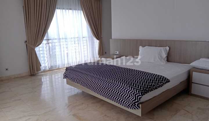 Kondominium Golf Karawaci Furnished Lokasi Prime Lantai Penthouse