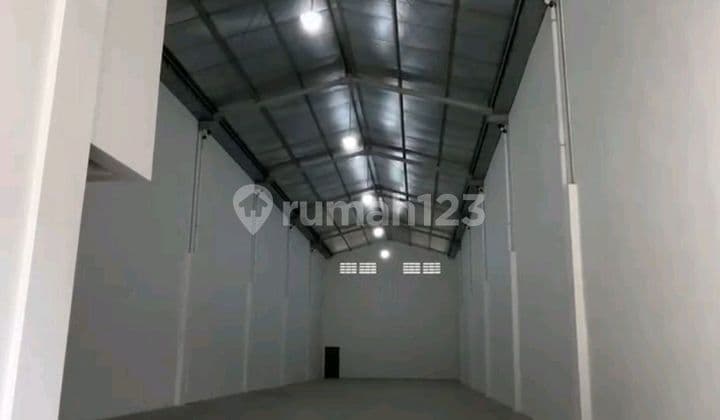 Duta Indah Warehouse, Starhub, Area 9x42.5, 4 Floors, Includes Office, Price 400 Billion/Year