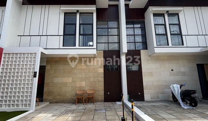 Rumah 2 Lantai Daerah Candi Sidoarjo