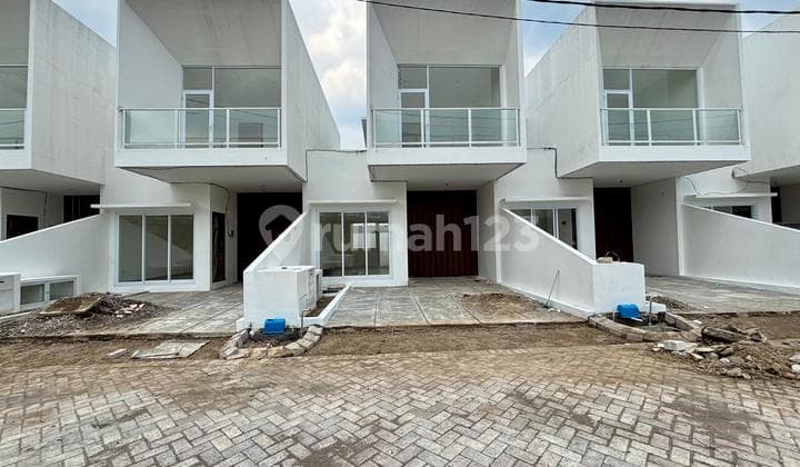 Rumah Sidoarjo Bagus 2 Lantai Dekat Akses Bandar Juanda