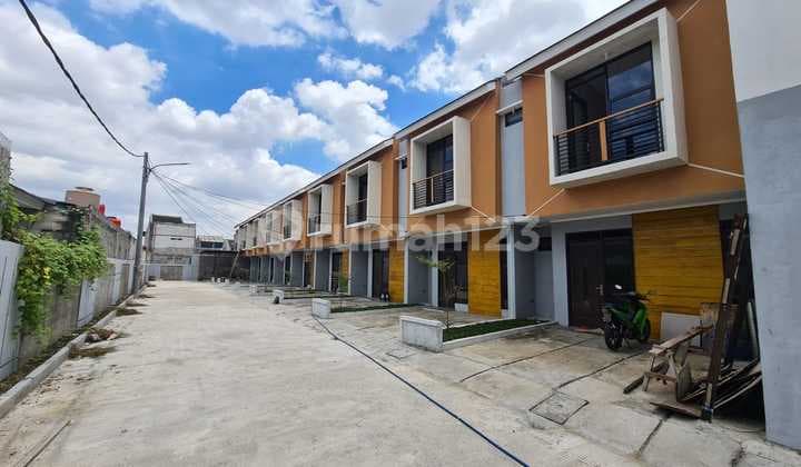 Rumah 2 Lantai Siap Huni Bebas Banjir Dekat Harapan Indah Bekasi