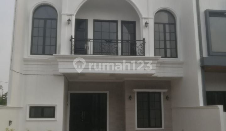 Rumah Cantik dan Mewah Dalam Cluster Dekat Ragunan Lokasi Adem