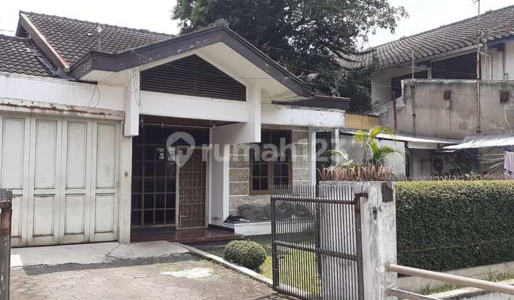 Price down, Ma'am, nice house, strategic location near Sukajadi business area.