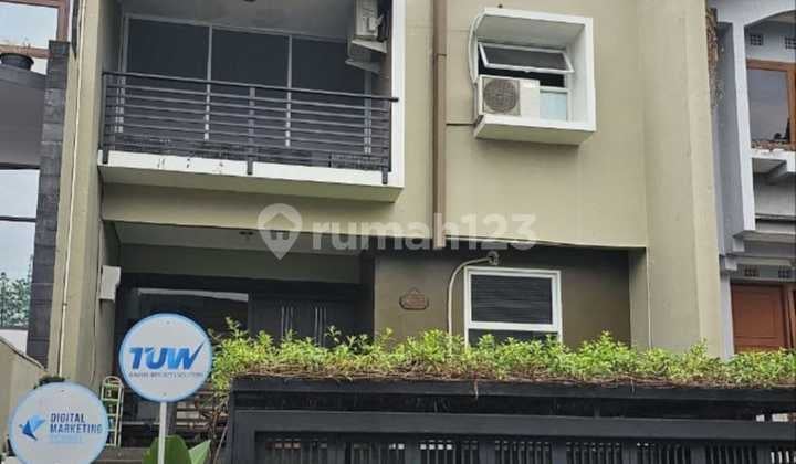 Turun Harga Lagi, Bu, Rumah Lux Minimalis 2Lt Dlm Komplek Setra Duta
