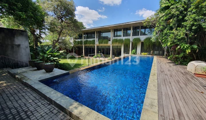 Pejaten Barat - Rumah Villa Asri - Swimming Pool - Jalan 2 Mobil - Lingkungan Premium