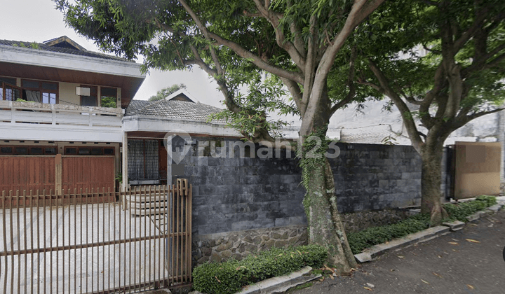 Setrasari Bandung - Rumah di Lingkungan Premium - Jalan 2 Mobil