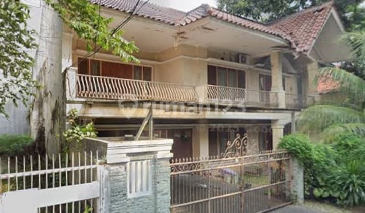 SENOPATI DEKAT SCBD - RUMAH TUA - LINGKUNGAN PREMIUM - JALAN 2 MOBIL - 1 KM KE TOL