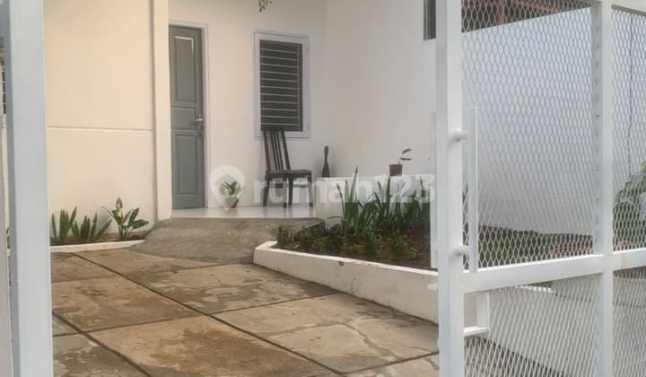 Gria Jakarta Pamulang - Rumah Siap Huni Cluster - Jalan 2 Mobil - 4 Km ke Tol