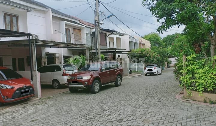Jagakarsa - Jl Sadar - Rumah Siap Huni Townhouse - Jalan 2 Mobil -2 KM ke Tol