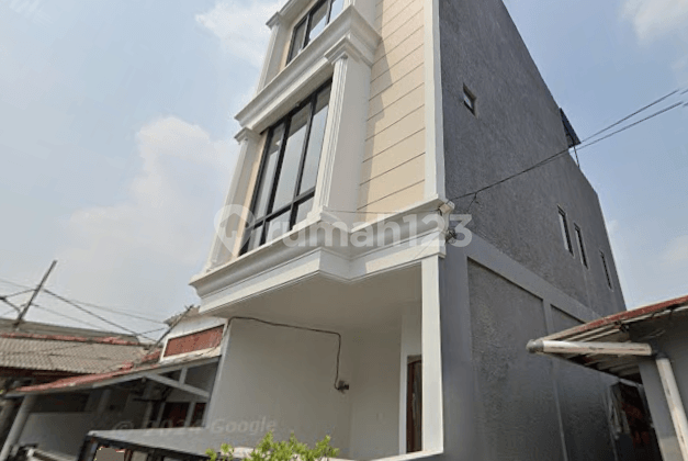Cilandak - 600 Mtr ke Stasiun MRT - Rumah Baru 3 LT - Jalan 2 Mobil - 2 Km ke Tol