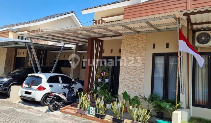 Rumah Di Wilayah Yang Asri. Properti 1 Lantai Ini Berada Di Lingkungan Yang Mudah Dijangkau.