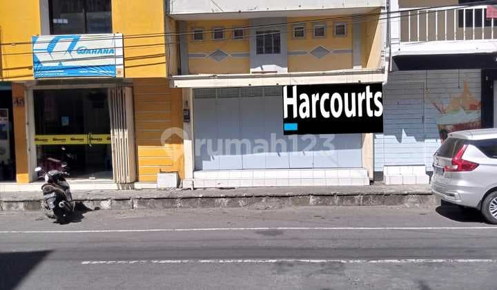 Ruko siap pakai 3 lantai lokaai deket slamet riyadi solo