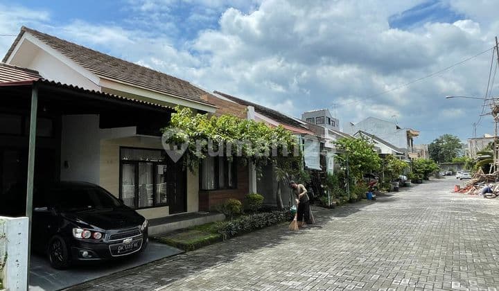 Rumah minimalis modern siap huni full furnished dalam cluster elit