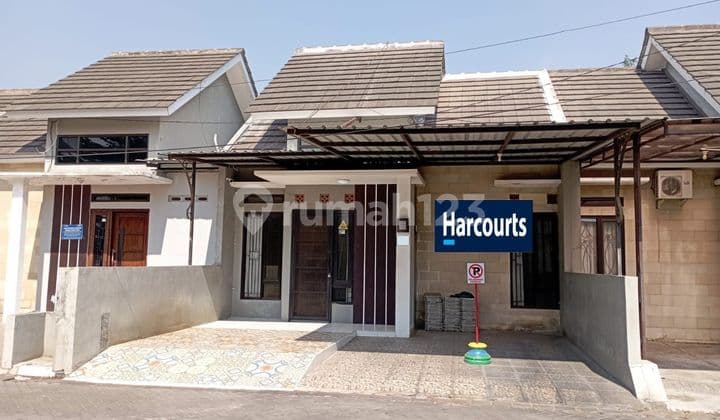 Rumah minimalis dalam cluster elite