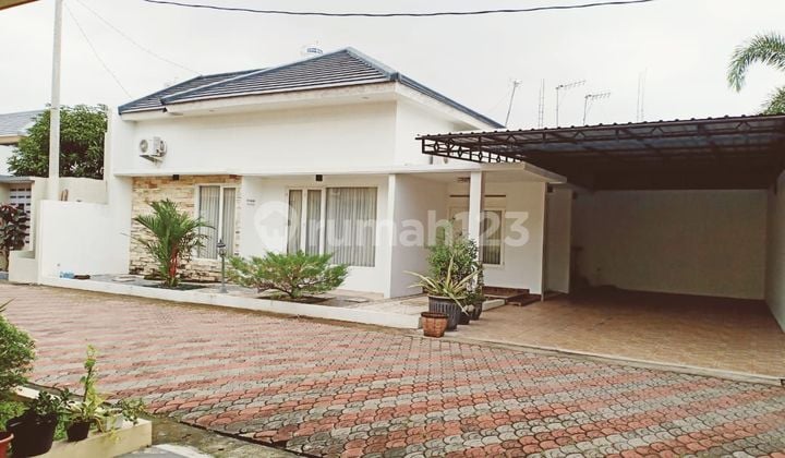 Minimalist beautiful house in a cluster.