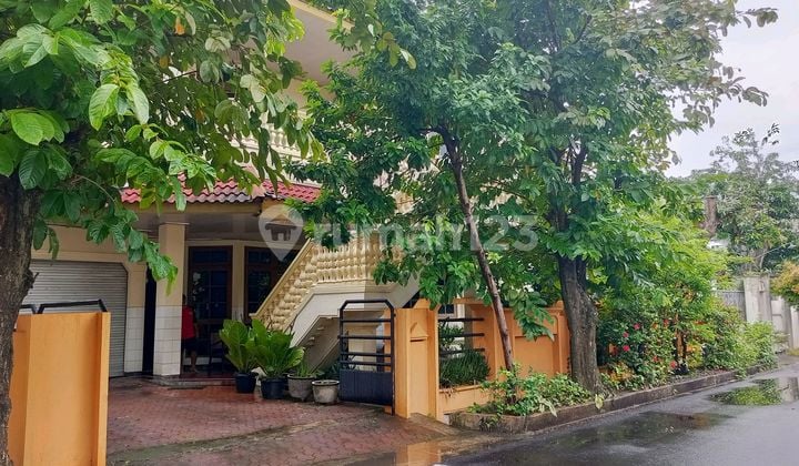 Rumah Full Furnished Vintage 2 Lantai