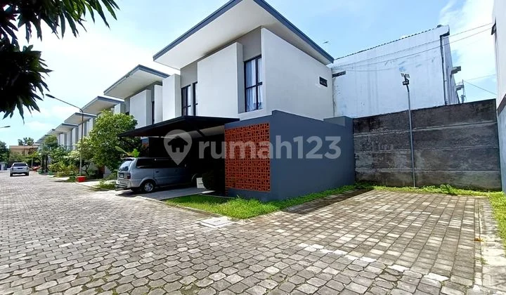 Rumah Bagus Minimalis 2 Lantai Siap Huni ( Full Furnished )