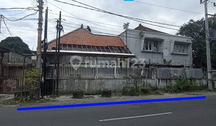 Rumah 1,5 Lantai Strategis Dlm Proses Renov Cocok U/Usaha Cafe, Resto Dll di Kawasan Kuliner