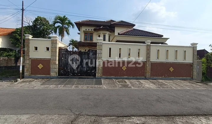 Strategic 2-Story Luxury House (Semi-Furnished) Ready to Occupy