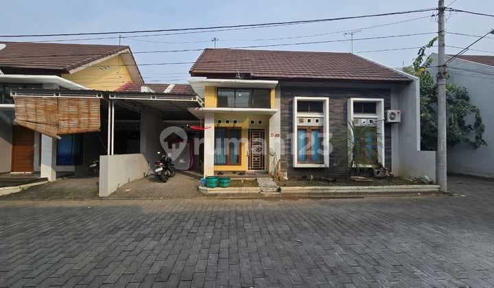 Rumah Bagus Bersih Siap Pakai Di Cluster Solo Baru