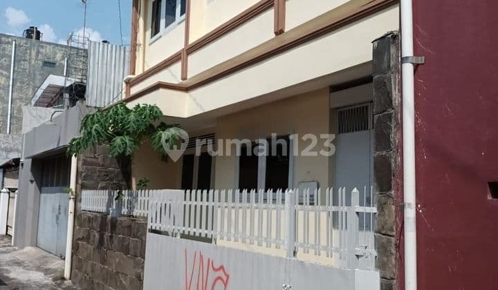 Rumah 3 Lantai di tengah Kota Solo