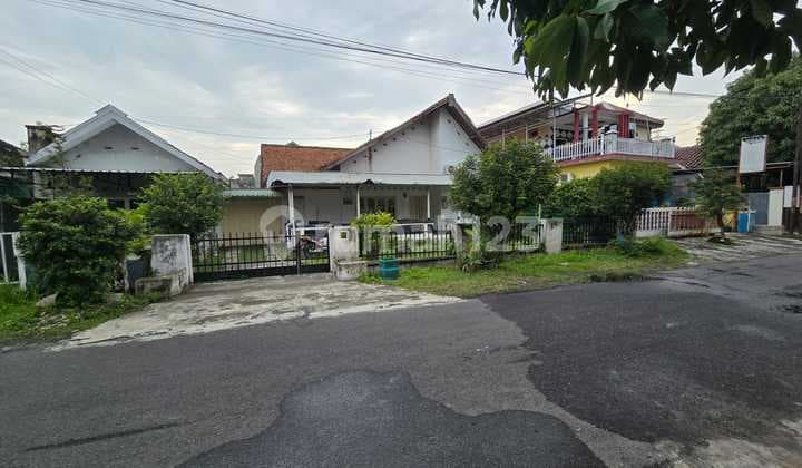 Rumah hitung tanah lokasi istimewa dan favorit di jalan merpati kerten laweyan solo