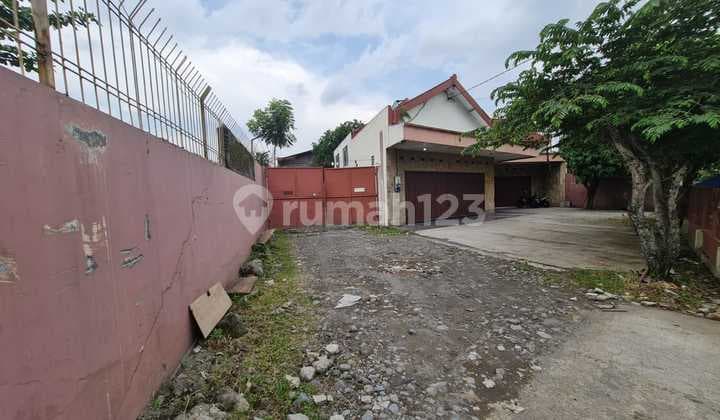 Gudang Strategis Akses Kontainer Dekat Pintu Tol Kartasura