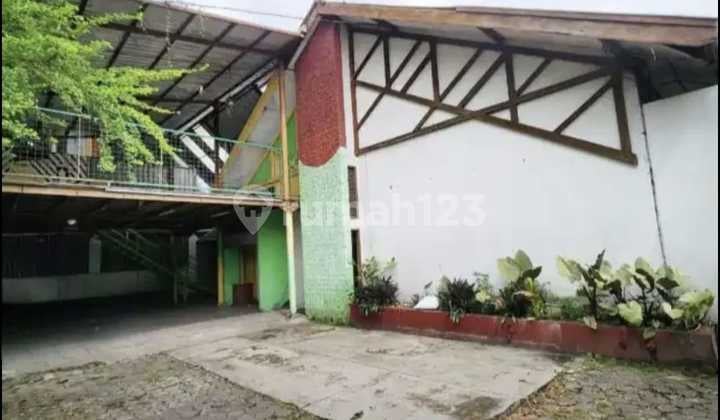 Strategic House Near Slamet Riyadi Road Penumping Solo