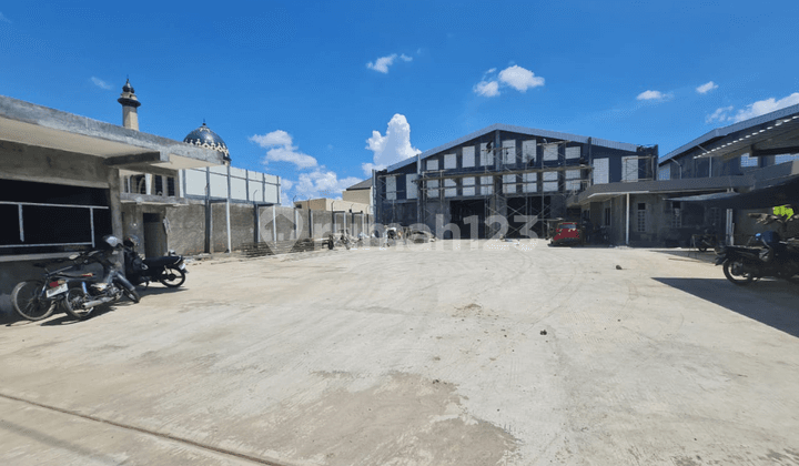 New, ready-to-use warehouse, container, in Palur Solo.