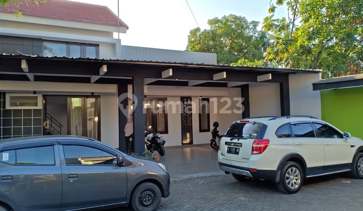 Rumah Bagus Nyaman di Cluster Elite Colomadu Solo