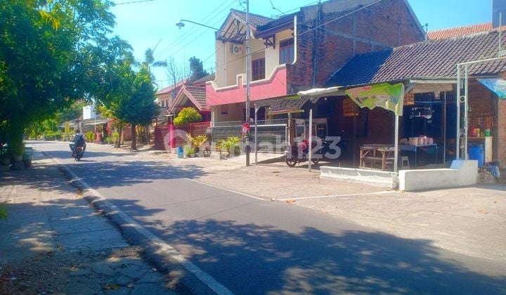 Rumah + kost hitung tanah di Kerten, Laweyan, Solo